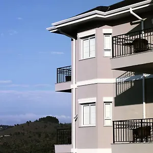 https://la-bas-suites-de-montagne.camposdojordaohotels.net